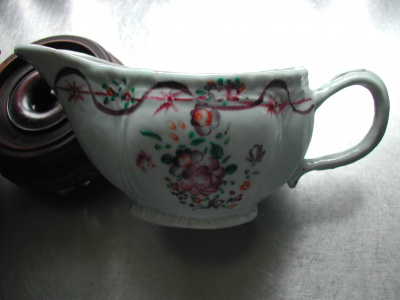 OSA/Famille Rose sauce boats/DSCN0652