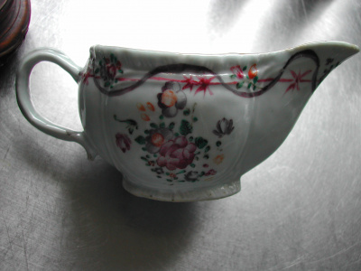 OSA/Famille Rose sauce boats/DSCN0658