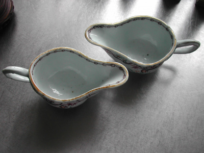 OSA/Famille Rose sauce boats/DSCN0664