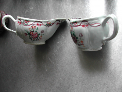 OSA/Famille Rose sauce boats/DSCN0665